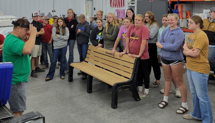  Mid-Iowa Youth Beef Team Tours Steckelberg Veterinary Clinic