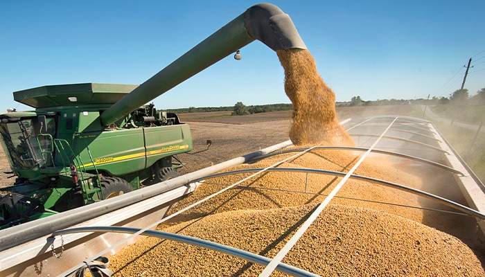 U.S. ag deficit rises to $31.8 billion as export sales decline 