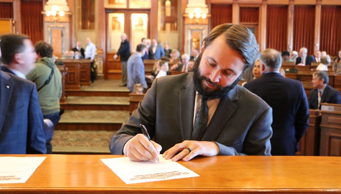 Rep. Bobby Kaufmann Sworn in for the 91st General Assembly