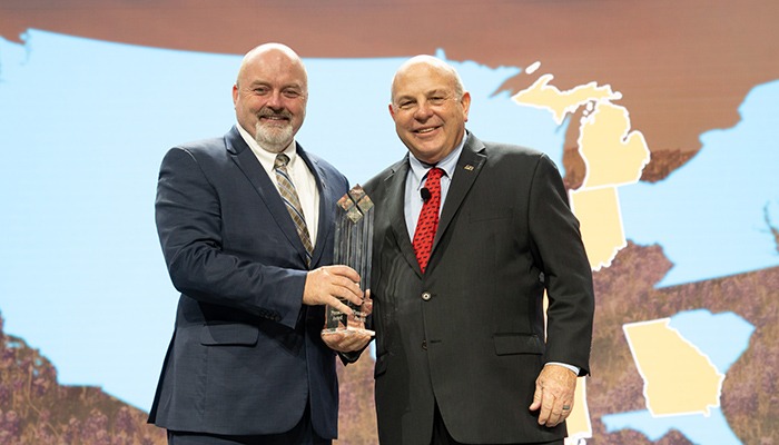 Iowa Farm Bureau programs and members recognized at 106th American Farm Bureau Annual Convention 